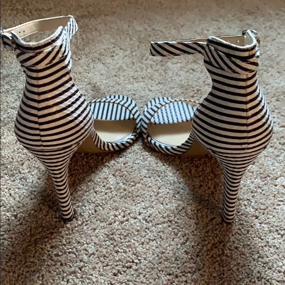 Jessica Simpson Stripe Heels - Picture 3 of 4